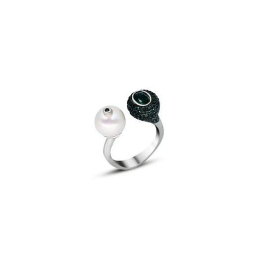 Bold Silver Ring for Women with Refined Taste
