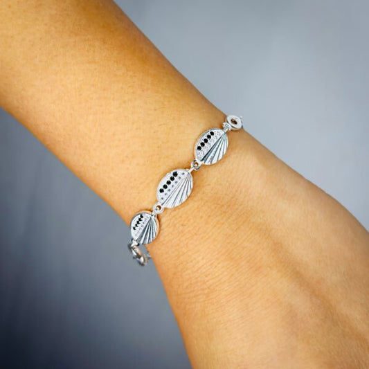 Silver Minimalistic Oval Charms Girl's Bracelet