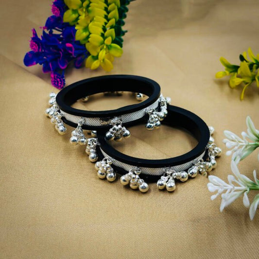 Chic Bangles That Add a Touch of Grace