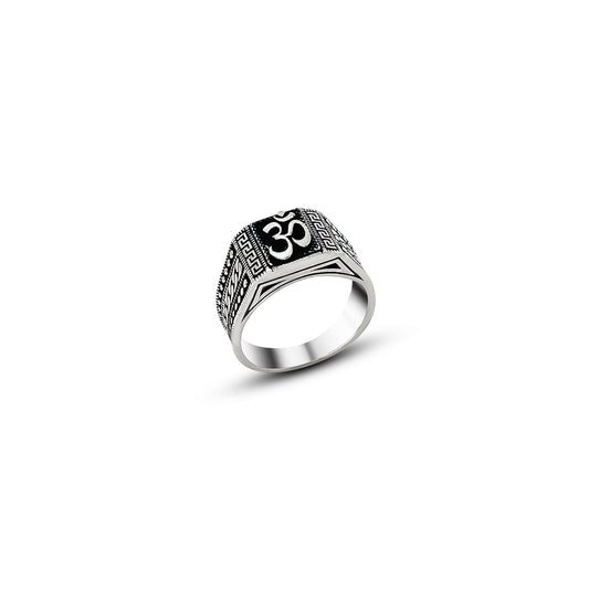Highland Crest Signet Ring