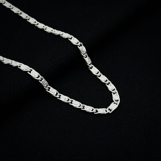 Sophisticated Silver Chains for the Trendy Man