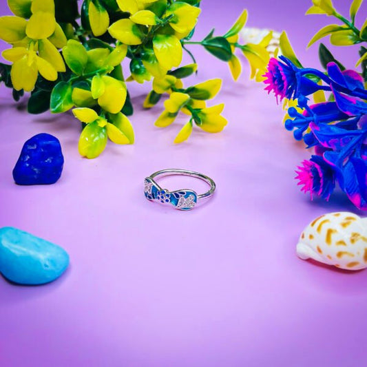 The Serene Circle Womens Silver Rings