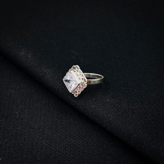 Luxurious Silver Rings for Women with a Vintage Touch