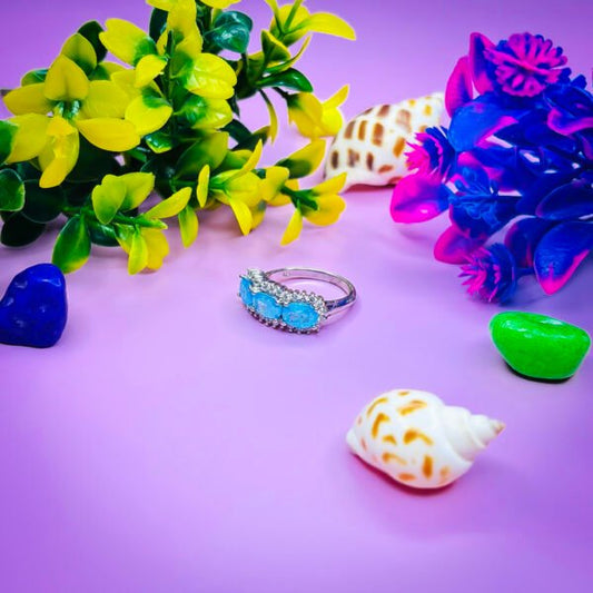 Chic Silver Ring for the Fashion-Forward Woman