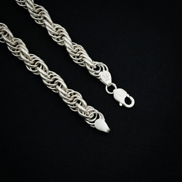 Sleek and Stylish Silver Chains for Men - Image 3