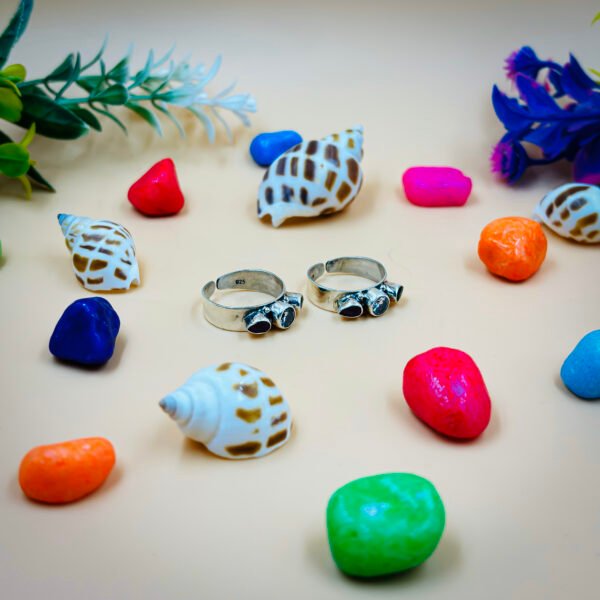 Beautifully Crafted Women's Toe Rings - Image 3