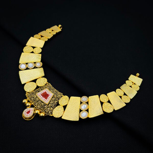 Golden Elegance Stunning Necklace Set for Women - Image 2