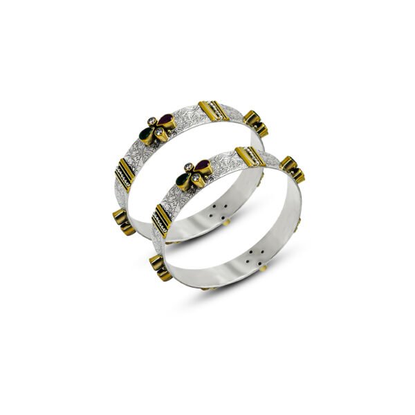 Classic Women’s Silver Bangles with Modern Flair