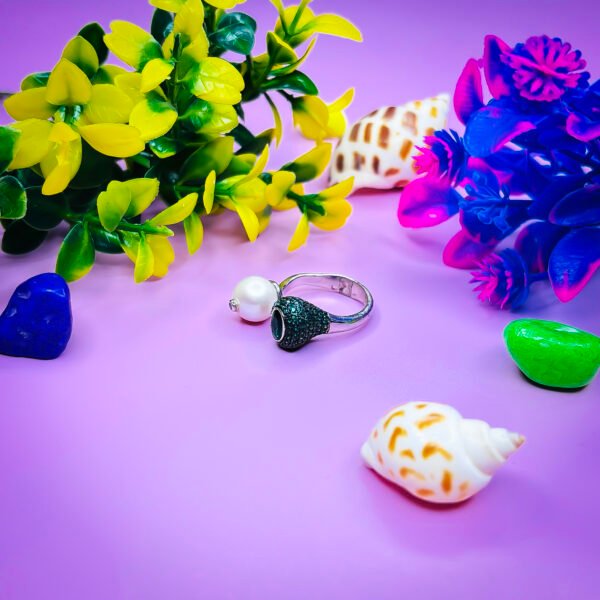 Bold Silver Ring for Women with Refined Taste - Image 2