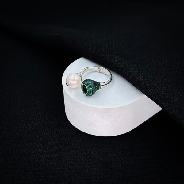 Bold Silver Ring for Women with Refined Taste - Image 3