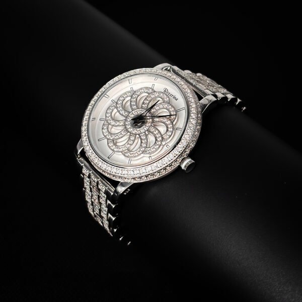 Luxury Silver Watch for Every Occasion - Image 2