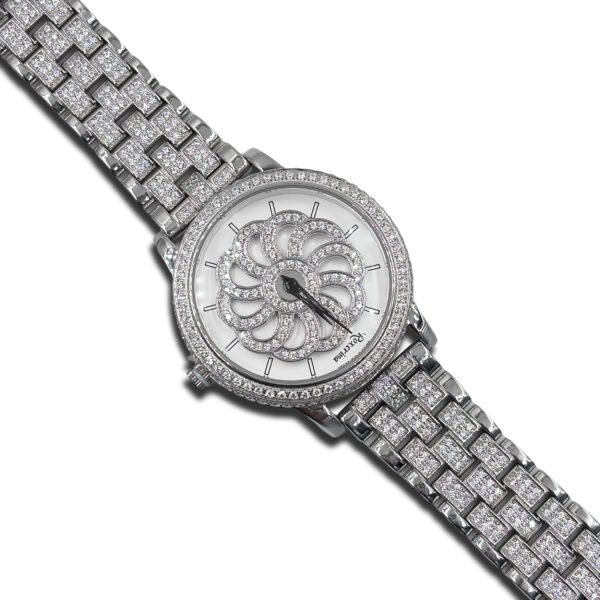 Luxury Silver Watch for Every Occasion - Image 3